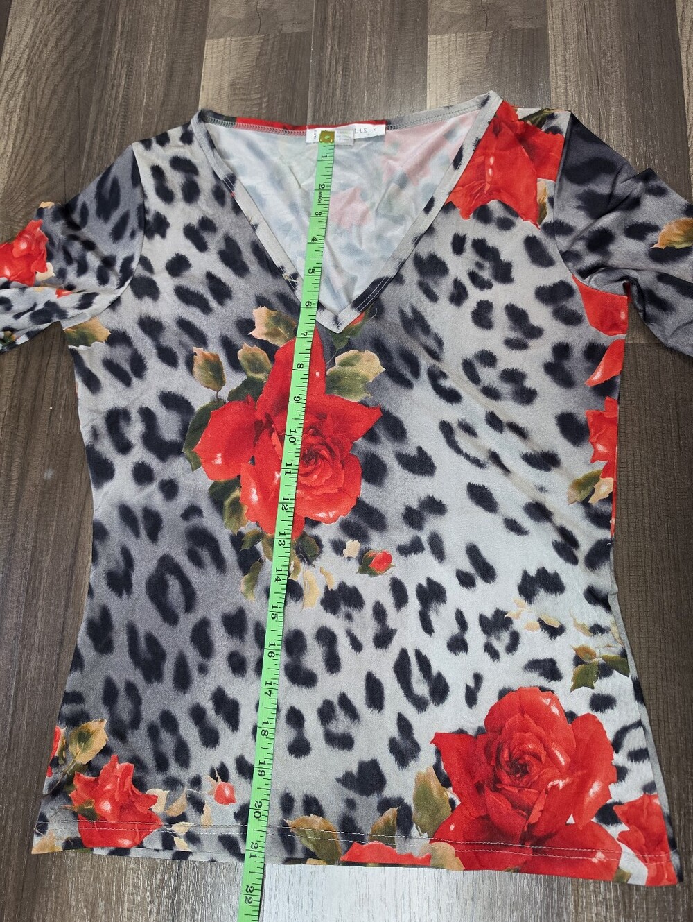 Étincelle Couture Paris Leopard Floral Print V-Neck Long Sleeve Top Mobwife. L - Picture 5 of 7